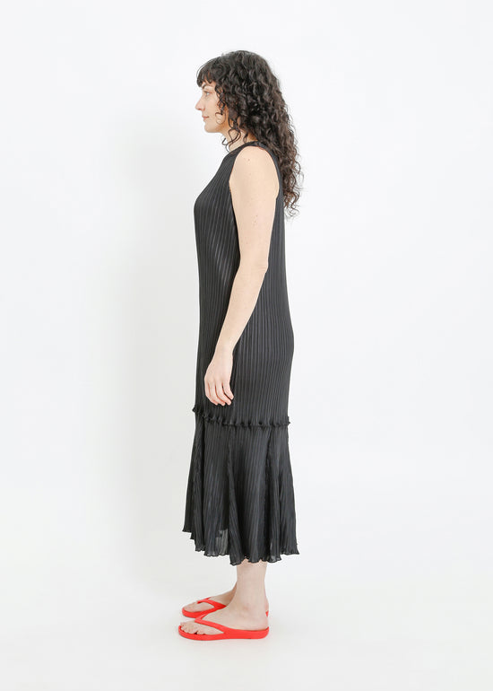 ADELINE PLEAT DRESS / BLACK