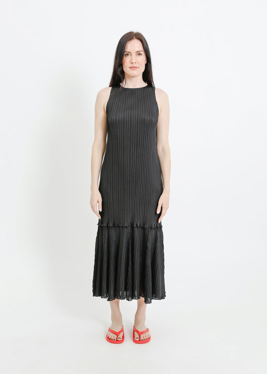 ADELINE PLEAT DRESS / BLACK