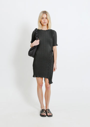 CHARLOTTE PLEAT DRESS / BLACK