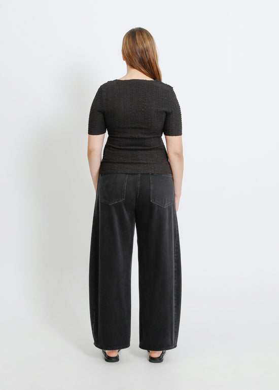 SUTTON PLEAT TEE / BLACK