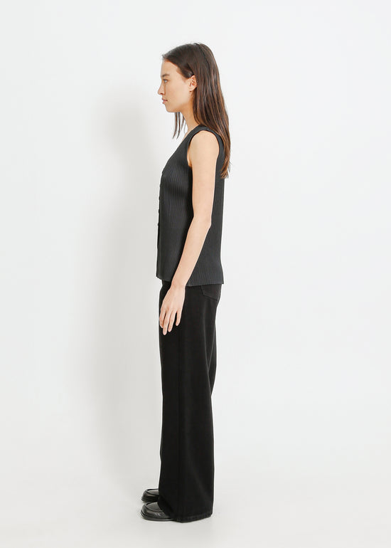 Leonie Pleat Vest / Black