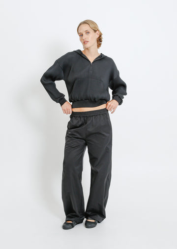 TARAN PLEAT HOODIE / BLACK