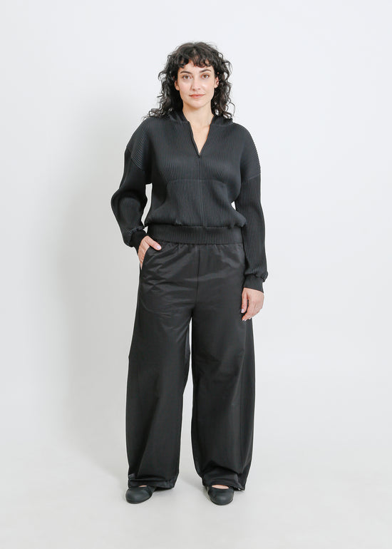 TARAN PLEAT HOODIE / BLACK