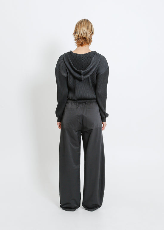 TARAN PLEAT HOODIE / BLACK