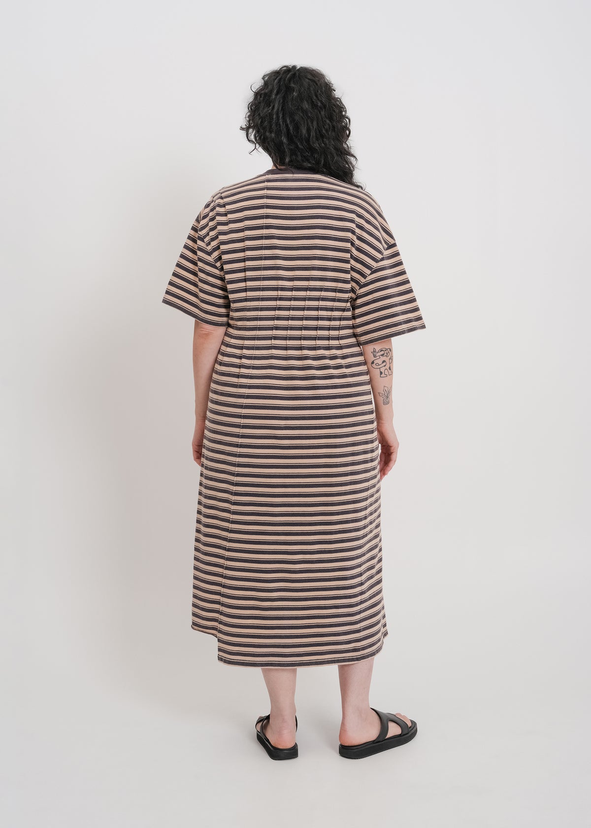 Mariette Tee Dress / Beige-Navy - 
Beige Navy (image 5)