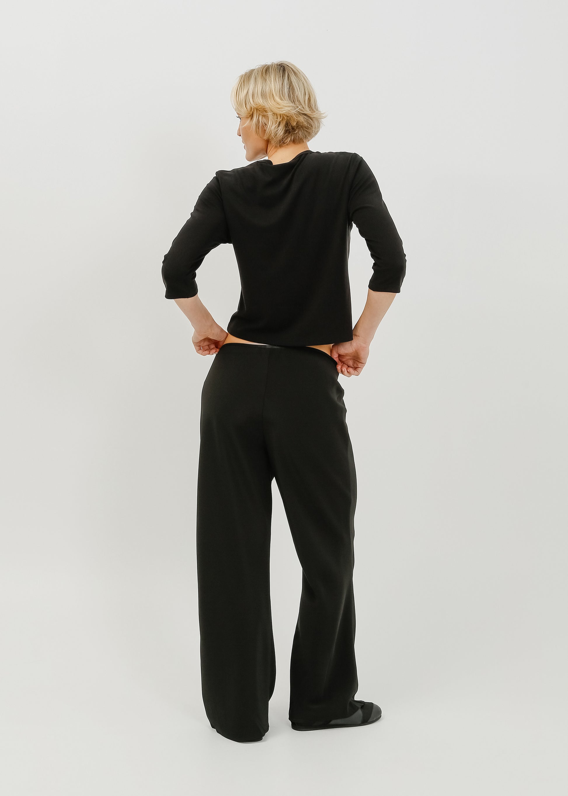 Gwyneth 3/4 Sleeve Tee / Black - 
Black (image 4)