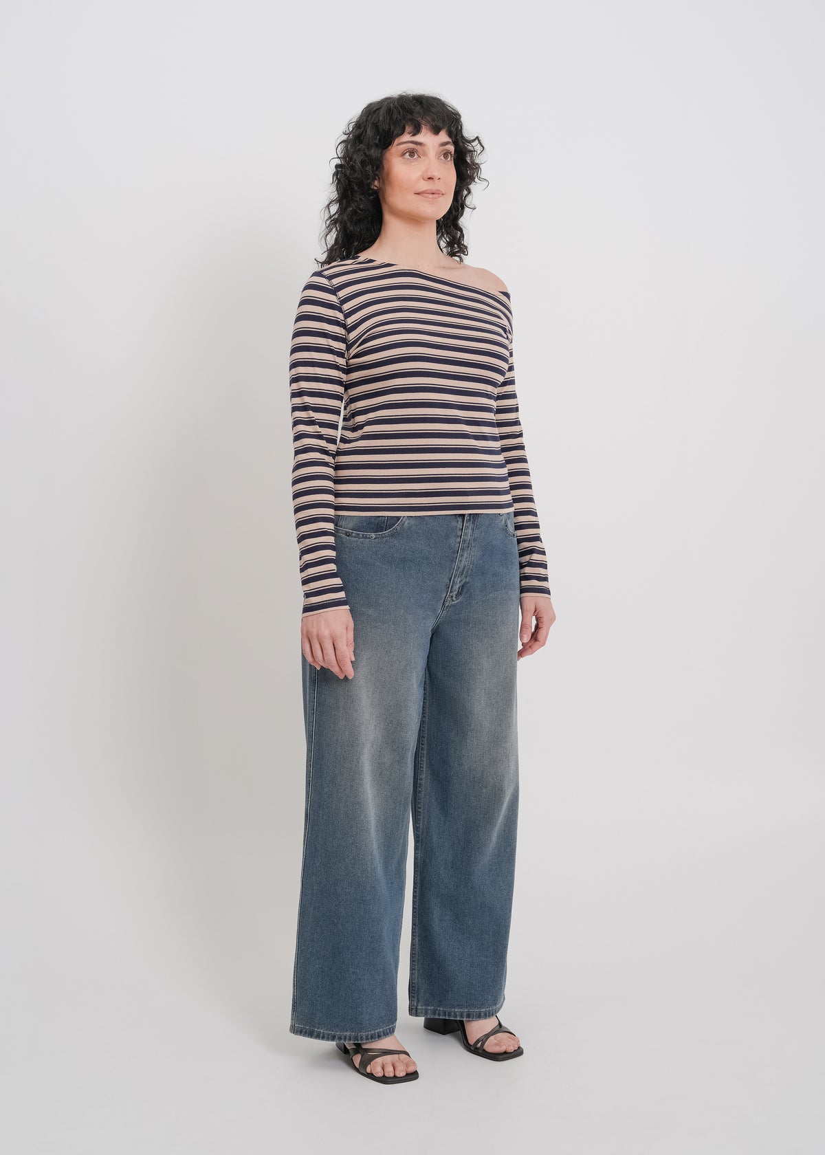 Genevieve Top / Beige-Navy - 
Beige Navy (image 8)