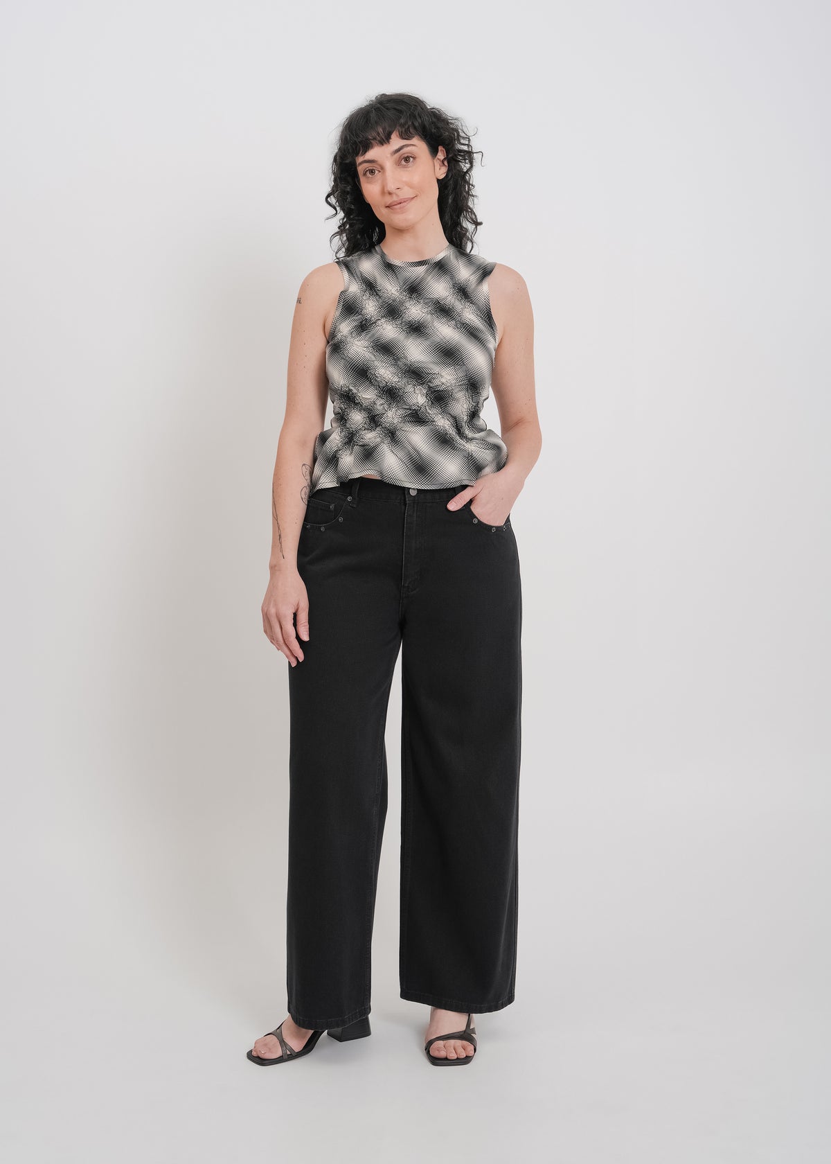 Fallon Top / Black-White - 
Black White (image 11)