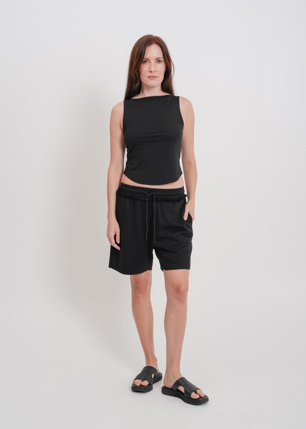Arwen Short / Black - 
Black (image 5)