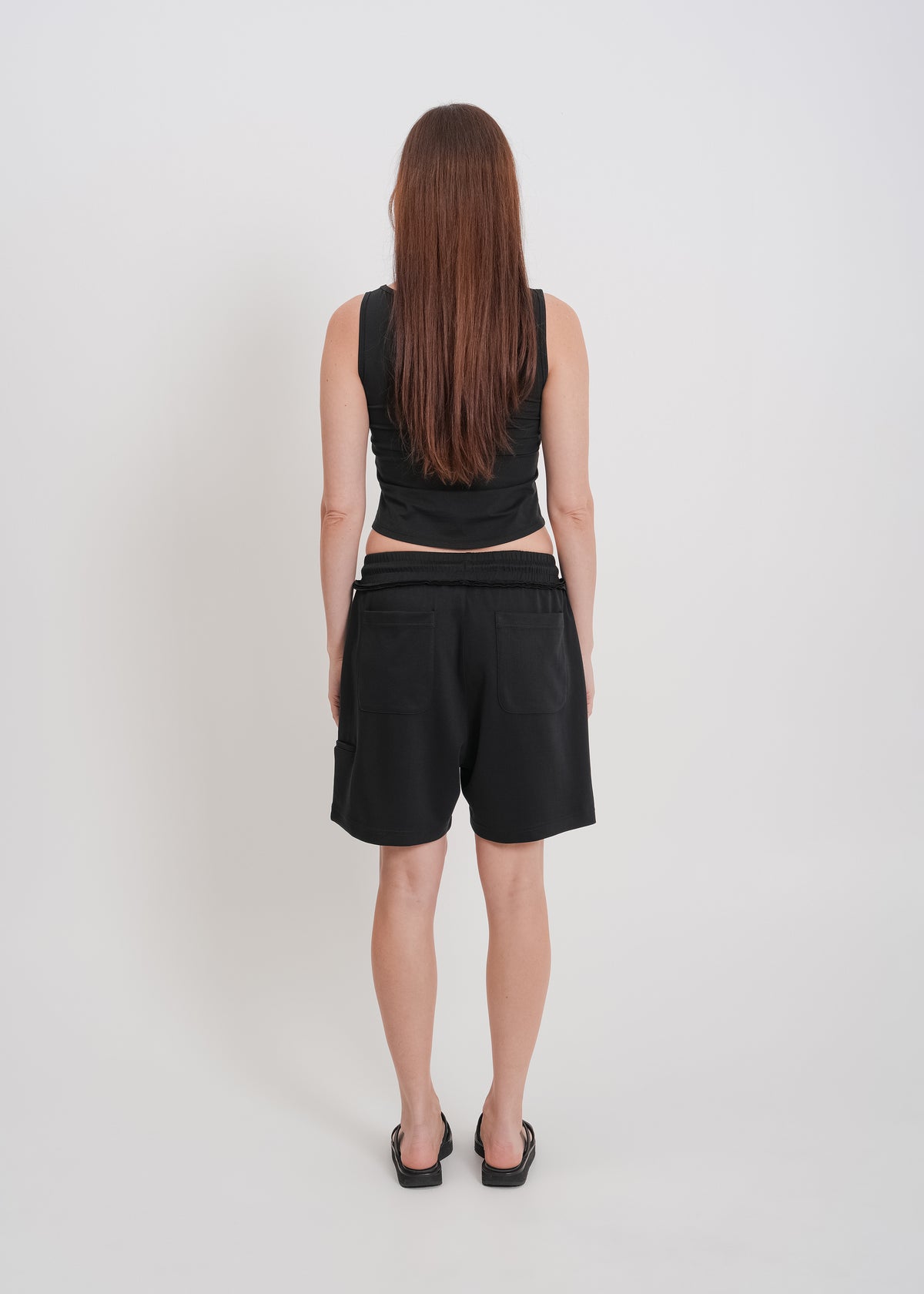 Arwen Short / Black - 
Black (image 4)