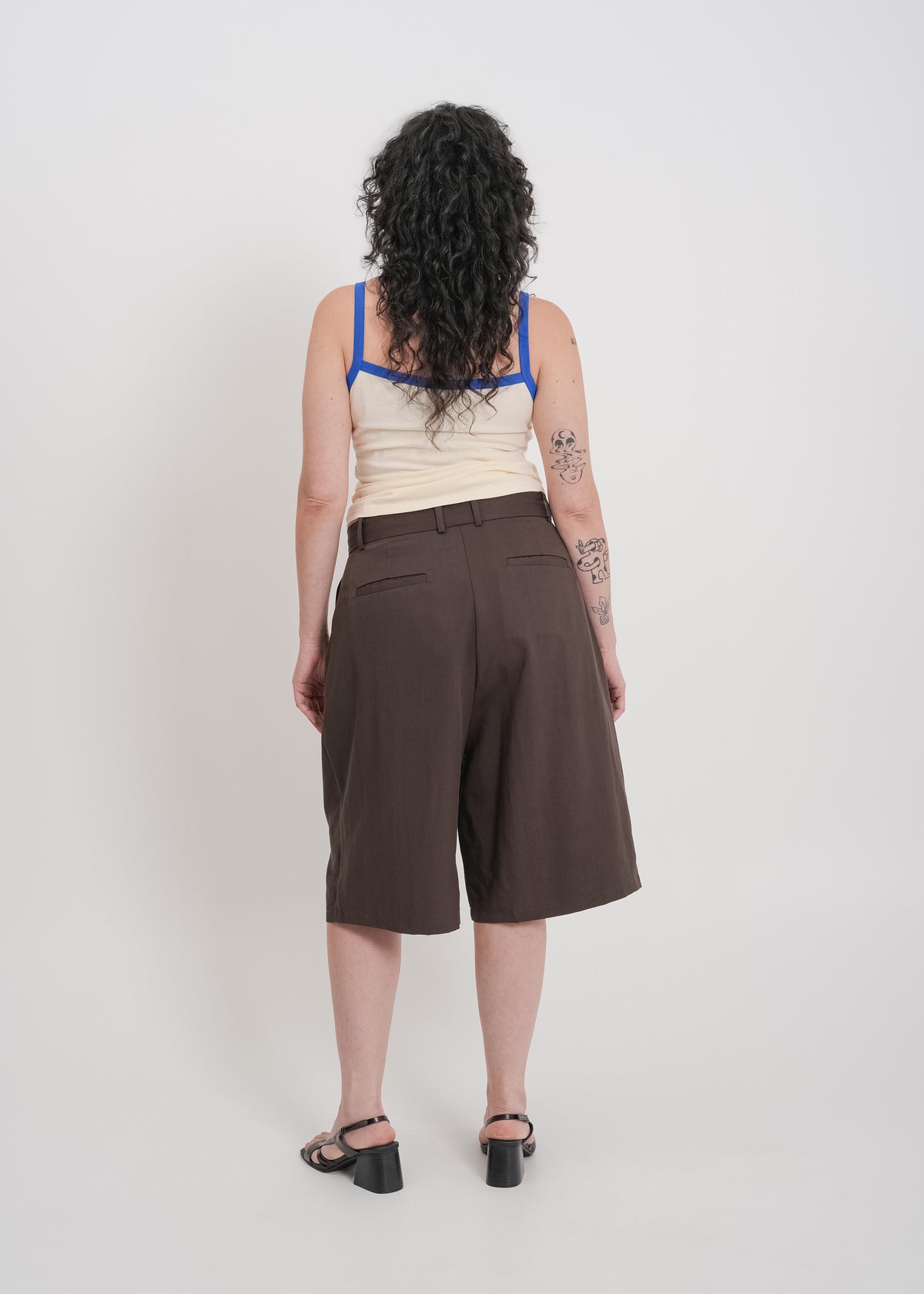 Saige Tailored Short / Chocolate - 
Chocolate (image 10)