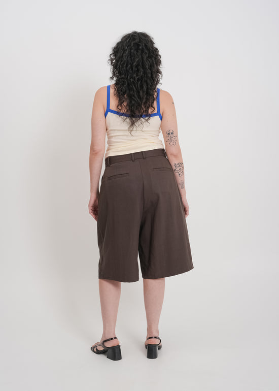 Saige Tailored Short / Chocolate