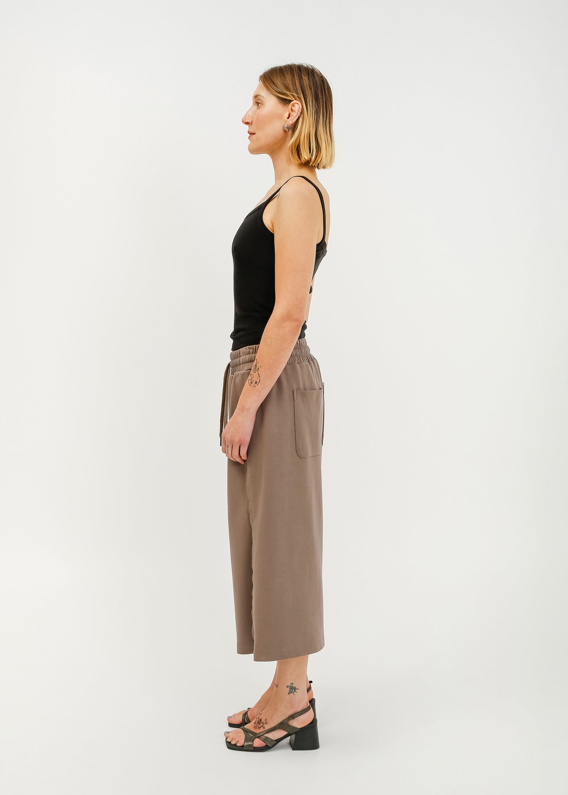 Cyrus Short / Washed Taupe - 
Washed Taupe (image 4)