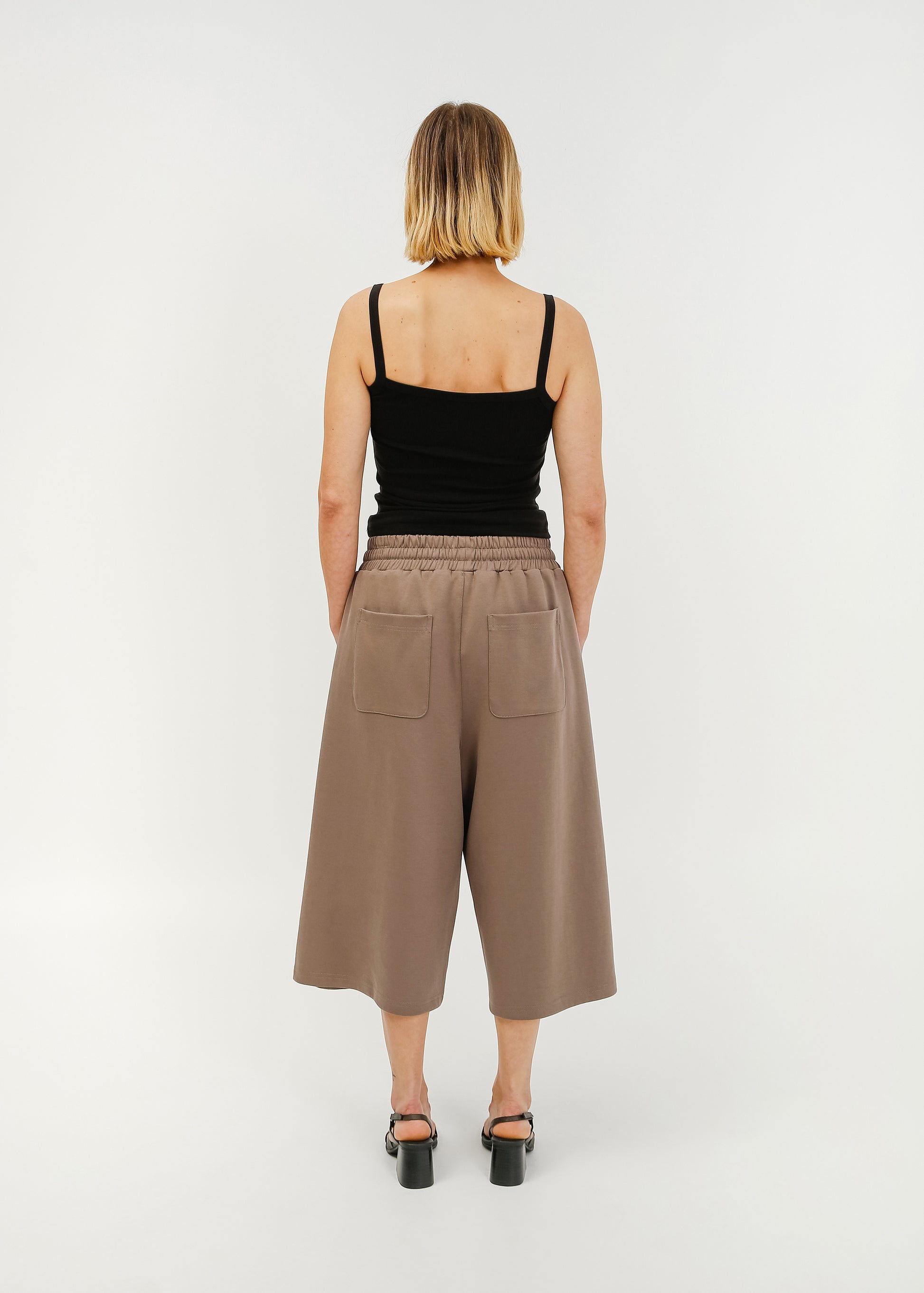 Cyrus Short / Washed Taupe - 
Washed Taupe (image 5)