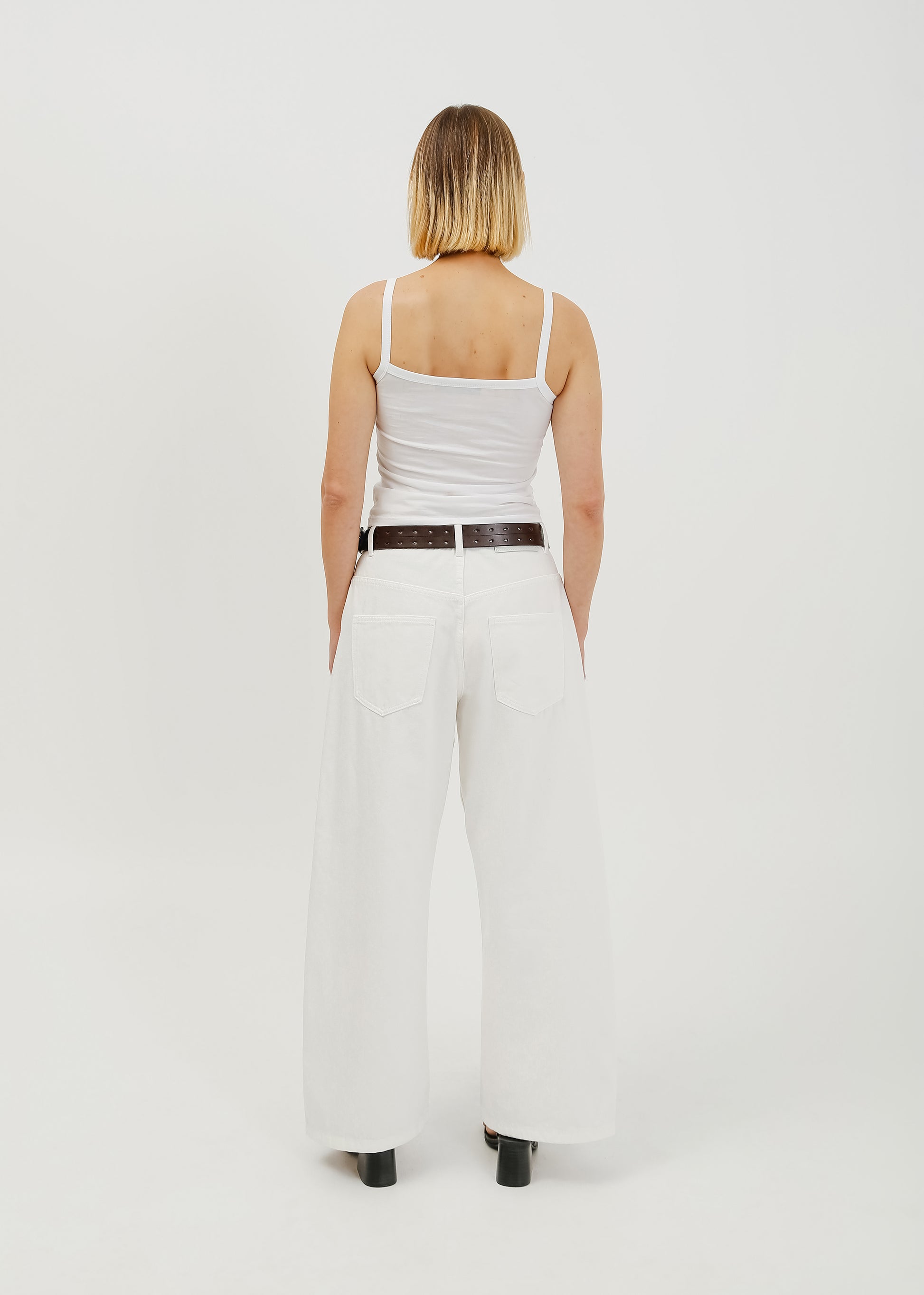 Cosmo Jean / White - 
White (image 4)
