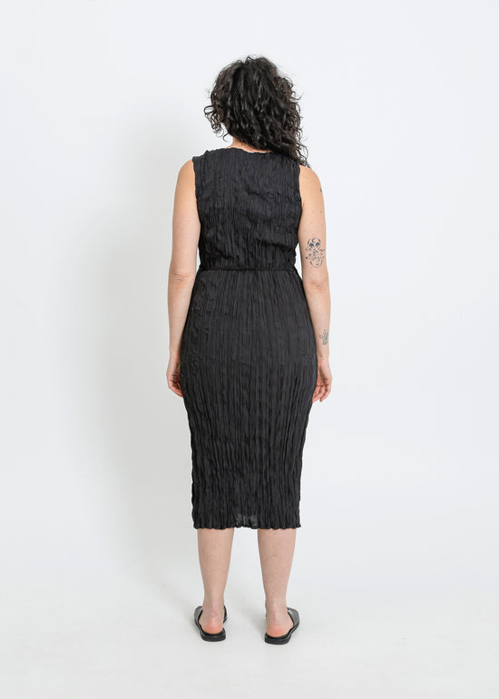 REAH PLEAT DRESS / BLACK