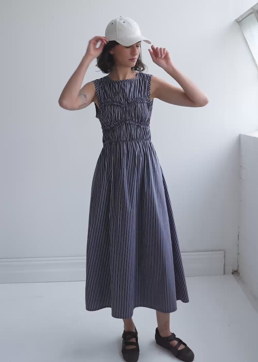 Matty Dress / Navy-White - 
Navy White (image 2)