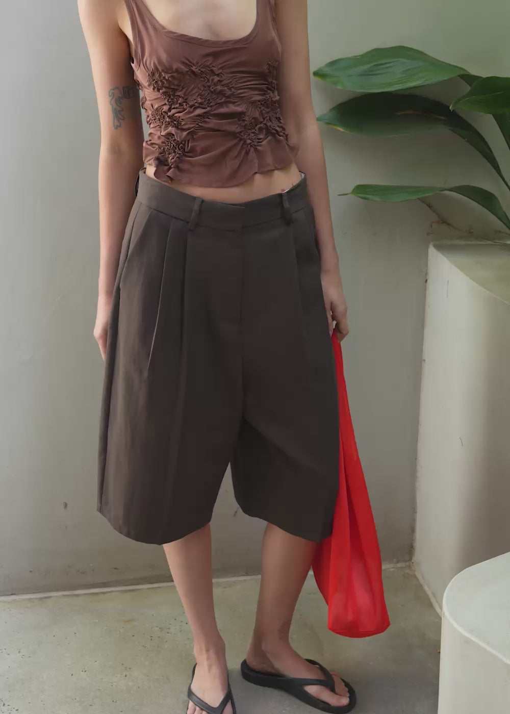 Saige Tailored Short / Chocolate - 
Chocolate (image 2)